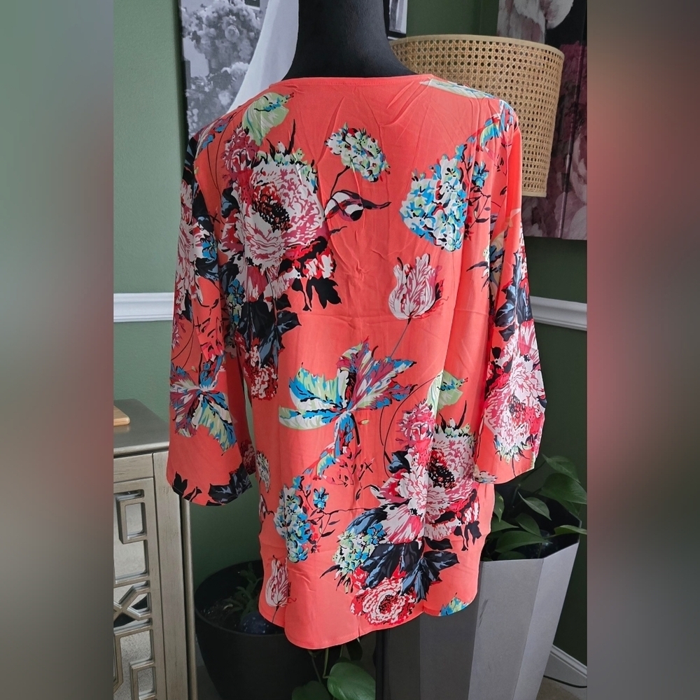 Tie Knot, Button Down Floral Blouse #1036 - Picture 3 of 11